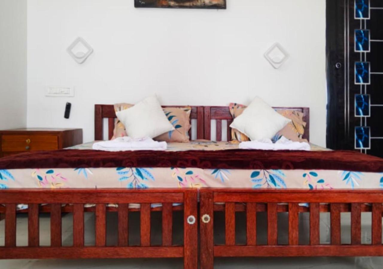 Marari Blue Whale Beach House Bed & Breakfast Alappuzha ภายนอก รูปภาพ