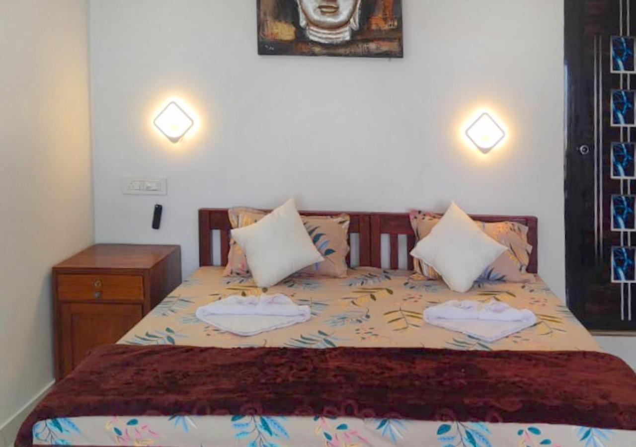 Marari Blue Whale Beach House Bed & Breakfast Alappuzha ภายนอก รูปภาพ