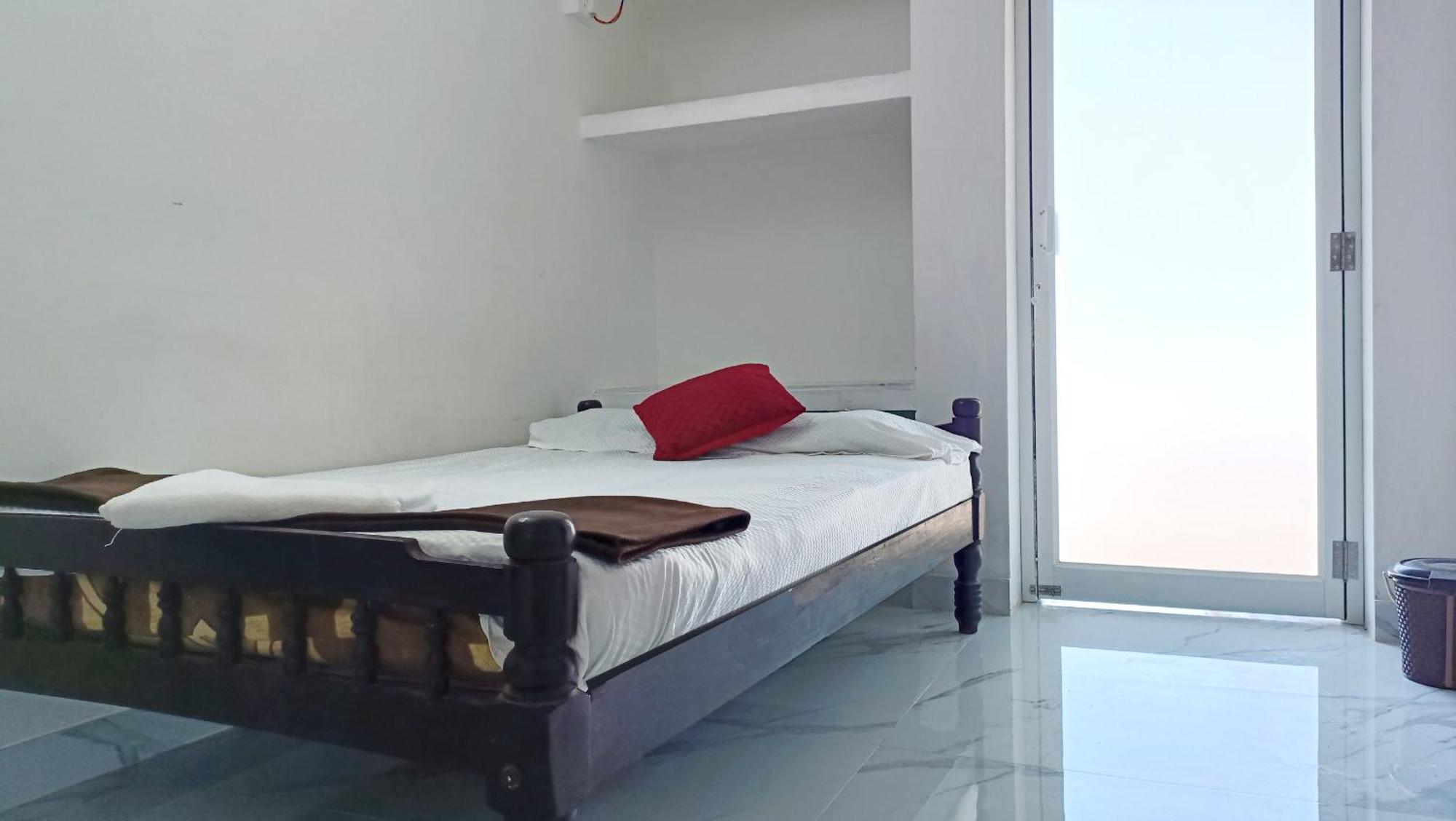 Marari Blue Whale Beach House Bed & Breakfast Alappuzha ภายนอก รูปภาพ